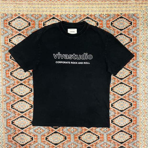 비바스튜디오 스펠로고 블랙 반팔티셔츠 남성M