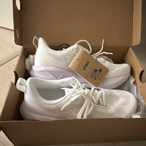 아식스 노바블라스트(w) 245 화이트/라일락힌트