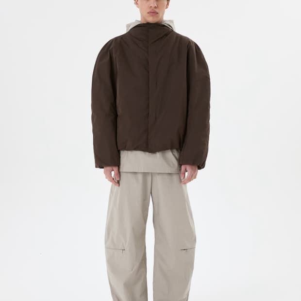 아모멘토 25FW 타프타 패디드 래글런 점퍼 브라운 S