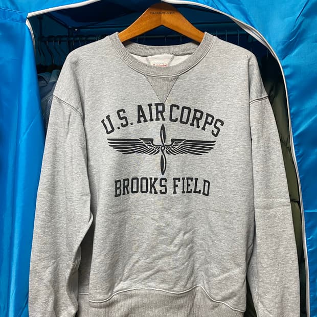 아웃스탠딩 U.S. AIR CORPS 맨투맨