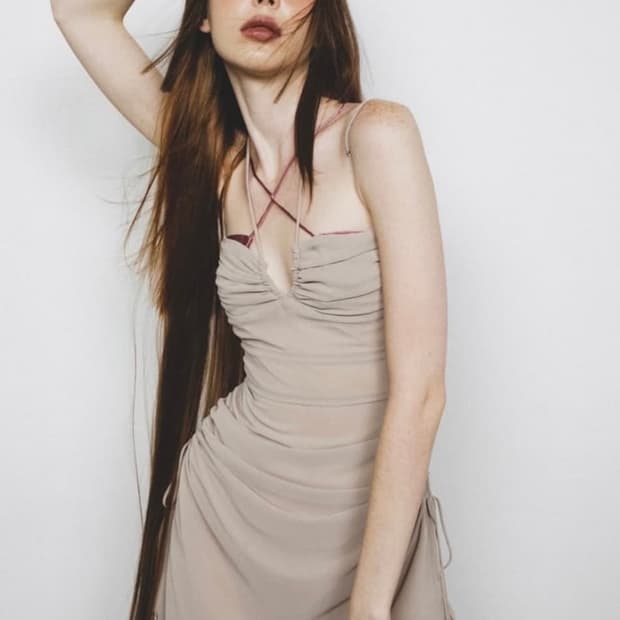 [M] 페인오어플레져 EOS 드레스 베이지