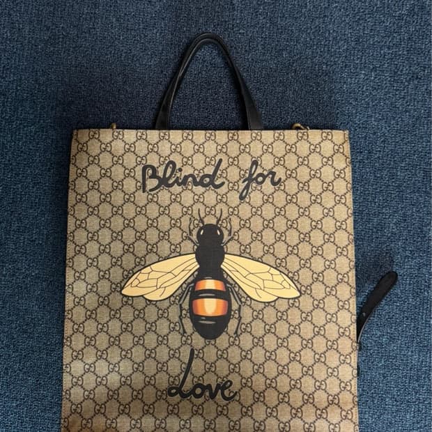구찌 토트백 (Gucci bee print cancas totebag)