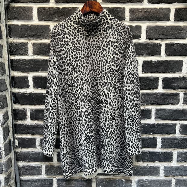 레오파드 터틀넥 모헤어 니트