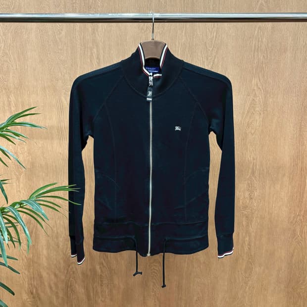 버버리 블루 라벨 하이넥 집업 스웻 자켓 로고 자수 스트링 디테일 블랙