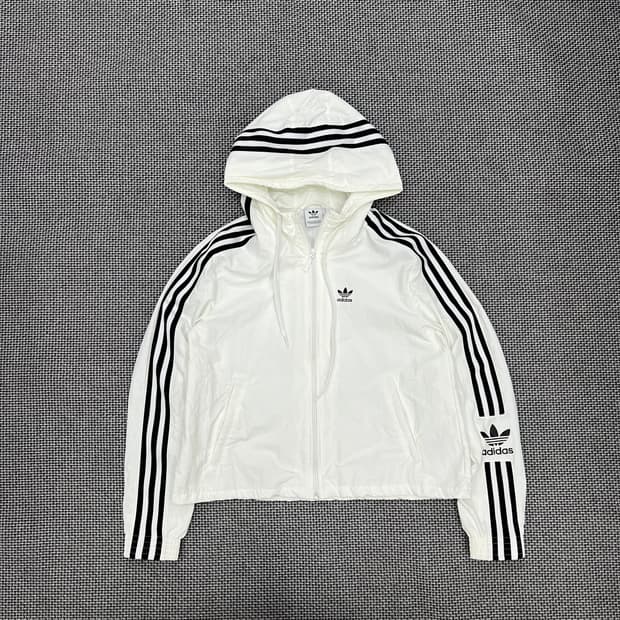 아디다스 화이트 바람막이