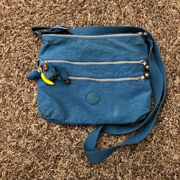 키플링 블루 크로스백