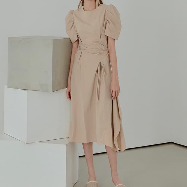 에트몽 Pintuck String Dress, Beige