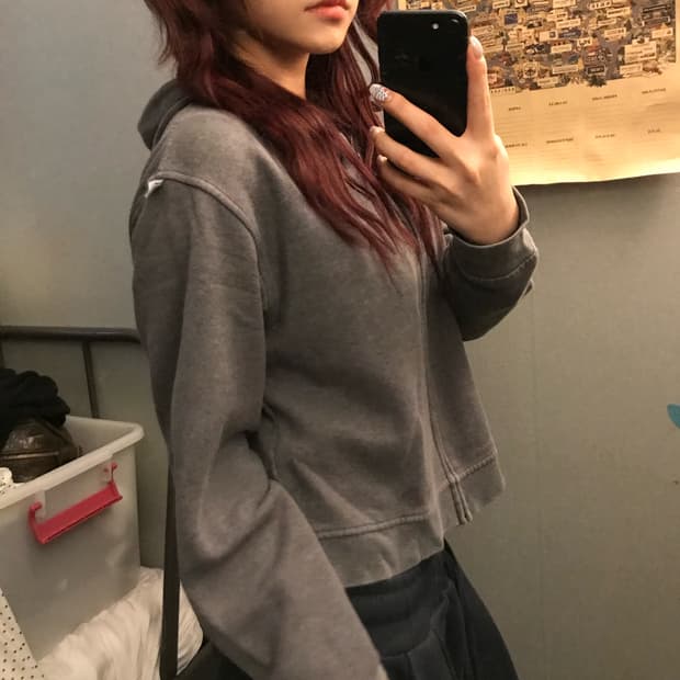 Calvin klein 캘빈클라인 백 로고 크롭 후드집업