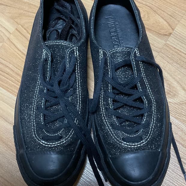 Jw앤더슨 컨버스 척 테일러 로우 글리터 블랙