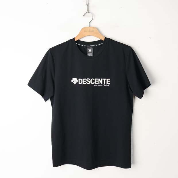 90/데상트 로고 티셔츠