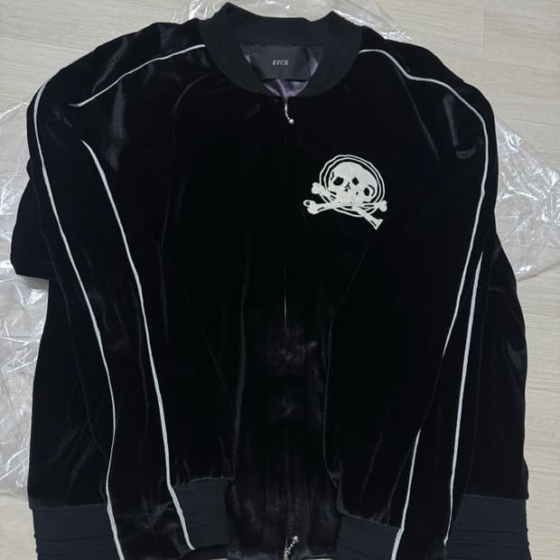 [L] ETCE 스컬 벨벳 블루종 자켓