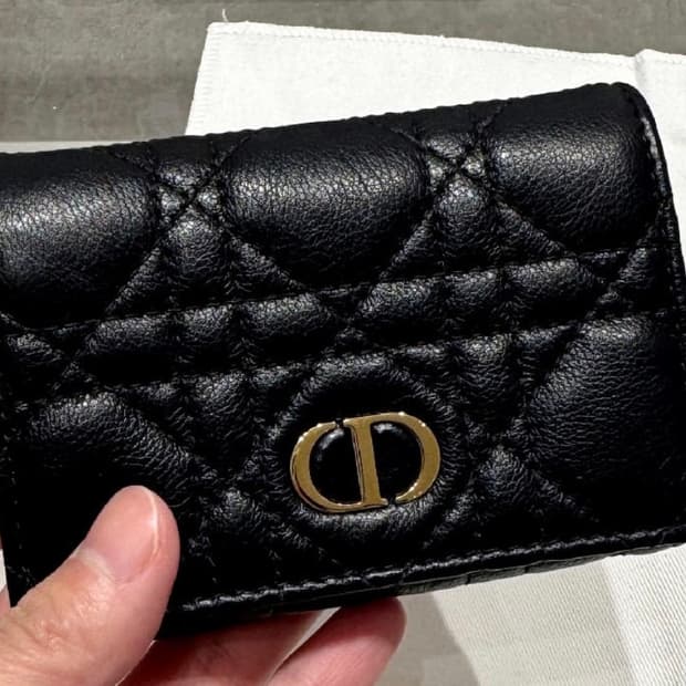 디올 카드지갑 까나쥬 카로 글리신 블랙
