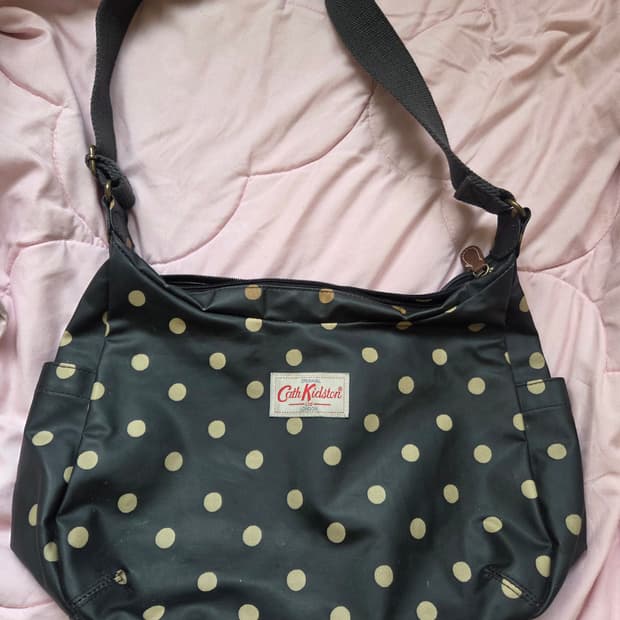 캐스키드슨 도트 숄더백 Cath kidstion