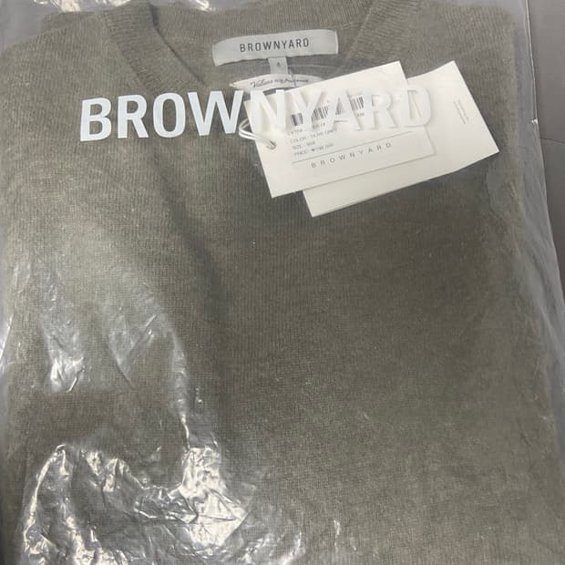 4) 브라운야드 슈퍼파인크루넥니트 올리브그레이 새상품팝니다