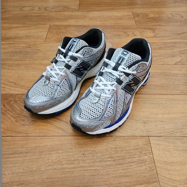 뉴발란스 1906R 240