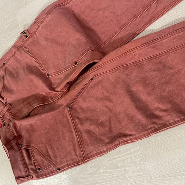 30) 슈프림 더블 니 페인터 팬츠 러스트 - 24SS 팝니다