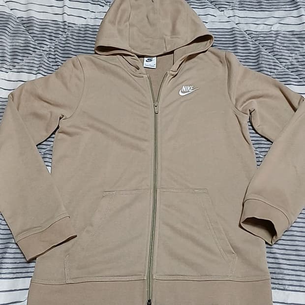 나이키 춘추용후드집업 키160 여성66 가슴49 기장64