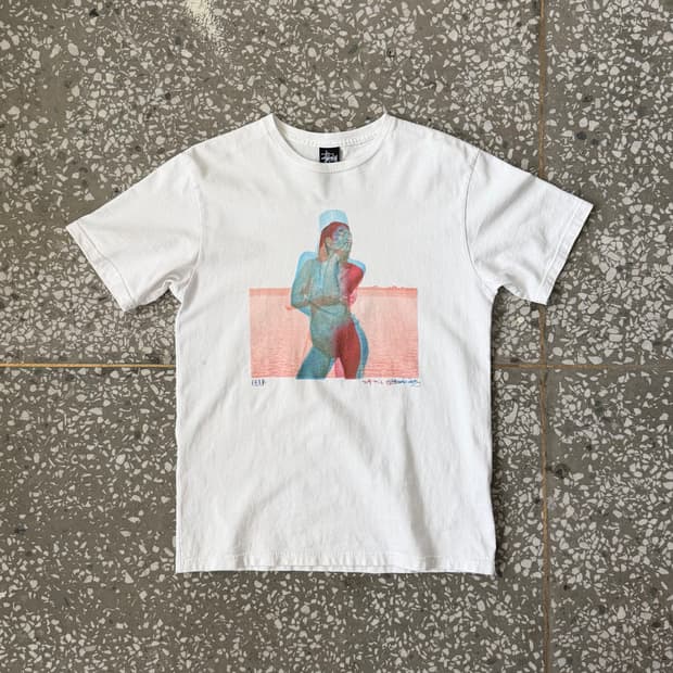 스투시 x FRANK “CULT CLUB" 아트 티셔츠