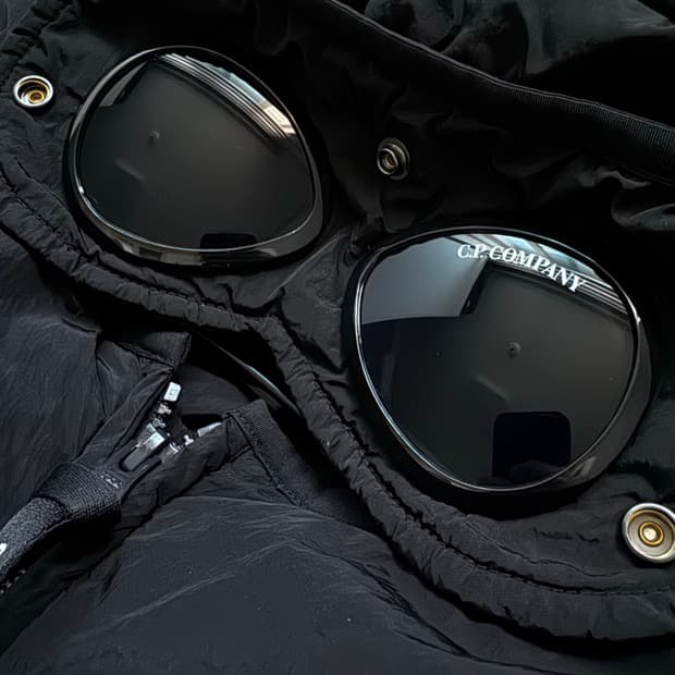 C.P. 컴퍼니 크롬-R 고글 다운 자켓 - 24FW