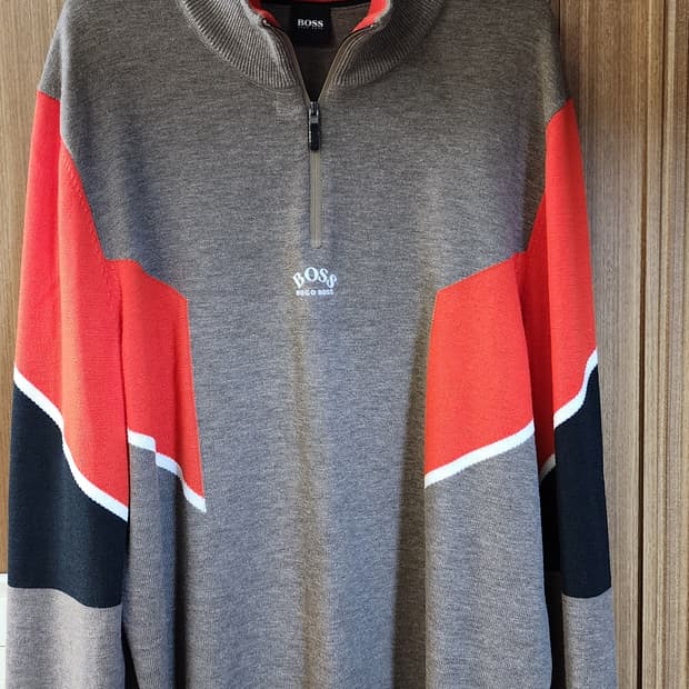 휴고보스 배색 니트 집업  XL
