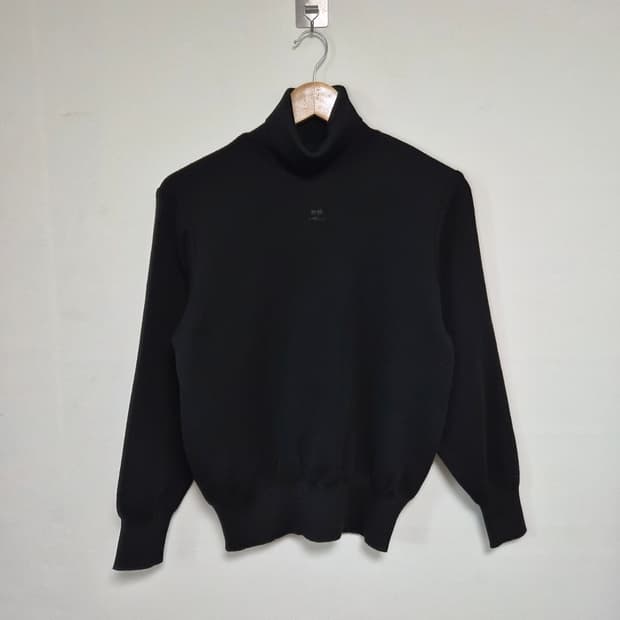 꾸레쥬Courreges 로고 디테일 니트 Free 사이즈 - T210