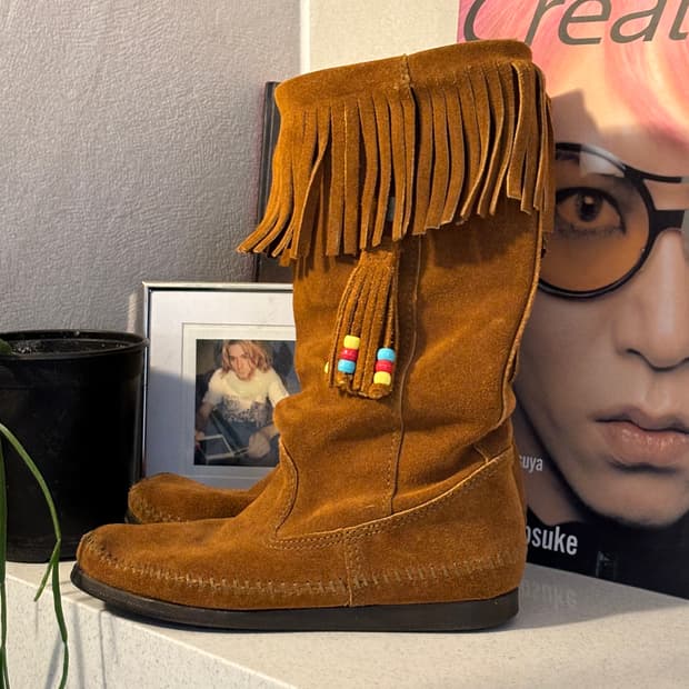 미네통카 스웨이드 프린지 부츠