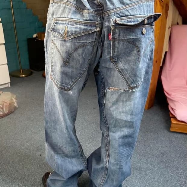 구해요) 리바이스 엔지니어드진 신치백 Engineered Denim