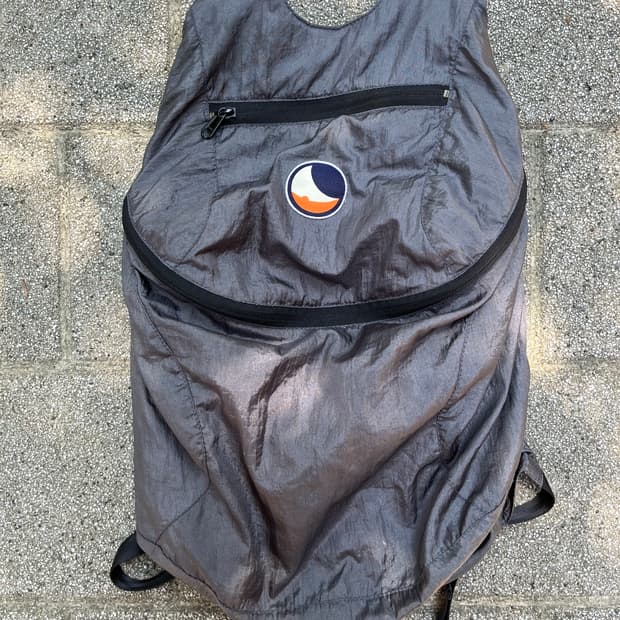 티켓투더문 백팩 그레이 25L