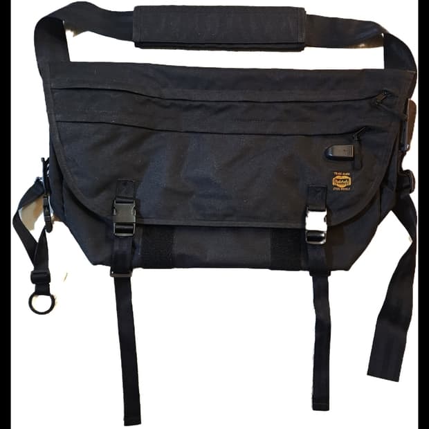 스틸휠즈x에이징ccc /포터/메신저백 슬링백 블랙아웃