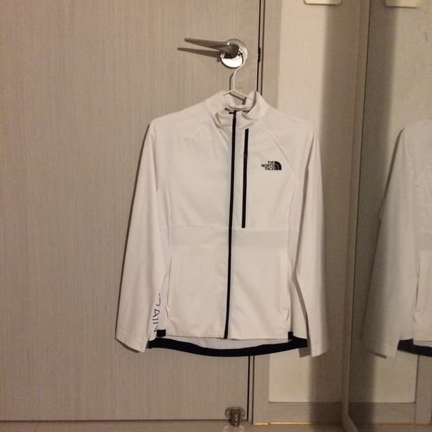 노스페이스 바람막이 져지 집업 
