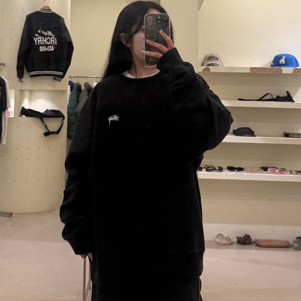 스투시 스몰로고 블랙 스웻 셔츠 U754