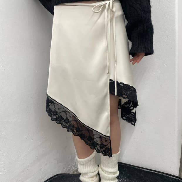 새틴 레이스 언발 스커트 *택