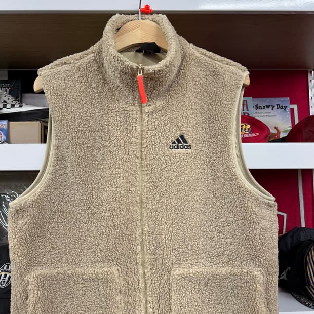 아디다스 쉐르파 베스트 (M)  