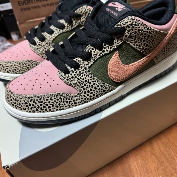 정품새제품 나이키 SB 덩크로우 아츠렉 사파리 핑크 280mm