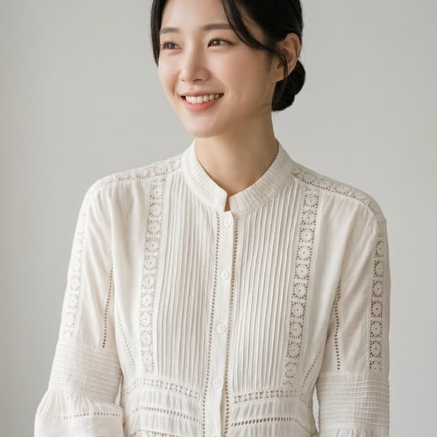 실크 100% 레이스 패치워크 블라우스 | 밴드칼라 빈티지 무드
