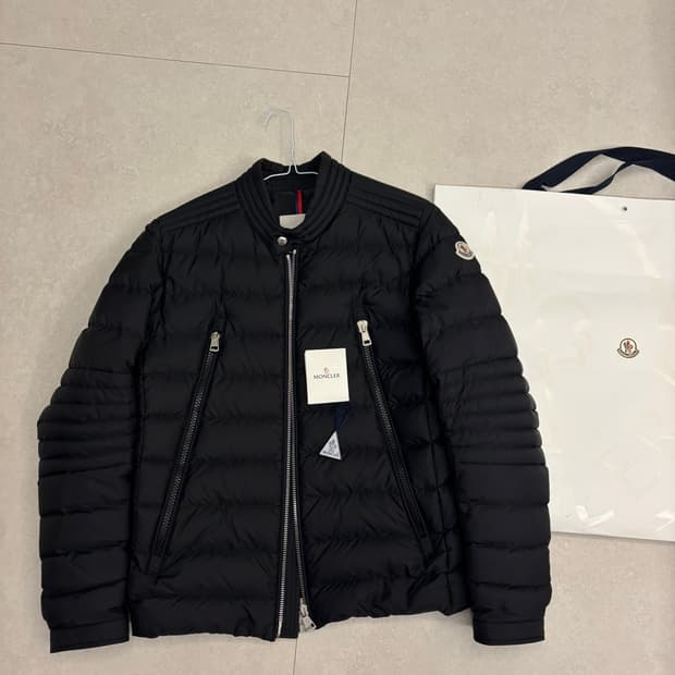 최상급 몽클레어 아미오트 블랙 3사이즈 판매