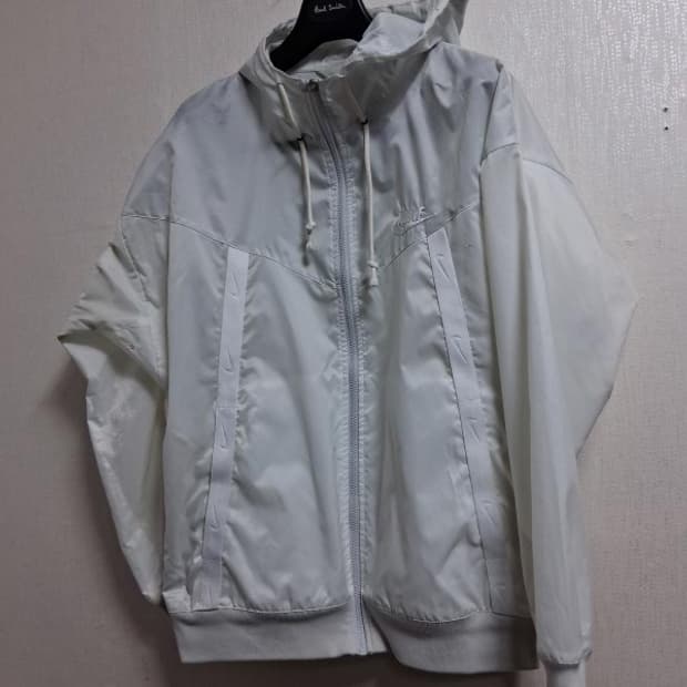 나이키 화이트바람막이 후드점퍼 105