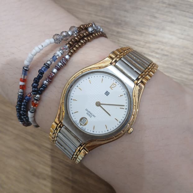 빈티지 지방시 쿼츠 데이트 시게