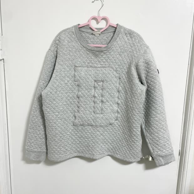 디젤 퀼팅 로고 탑