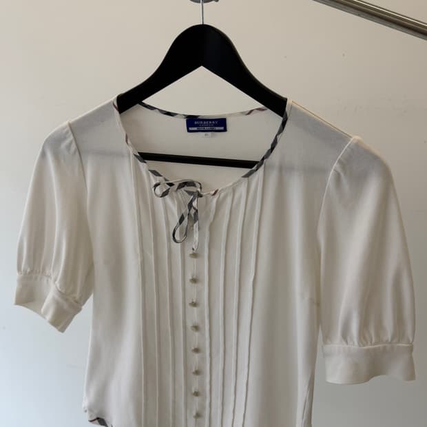 Burberry 버버리 핀턱 블라우스 38