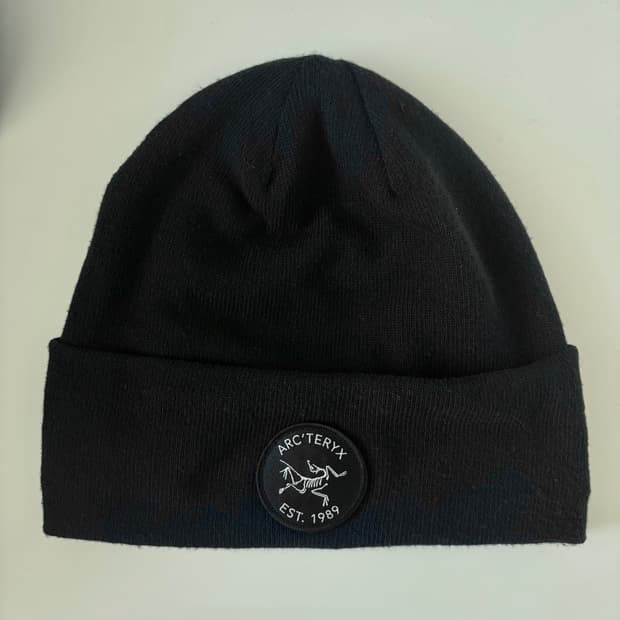 아크테릭스 버드 패치 토크 비니