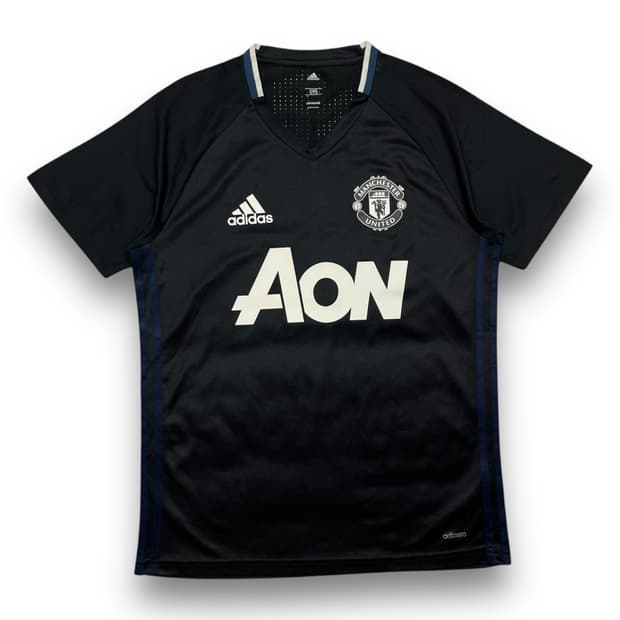 Adidas 2016-17 Manchester United T-shirt