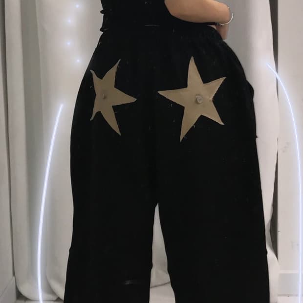 Stars and Levi's Sweatpants.