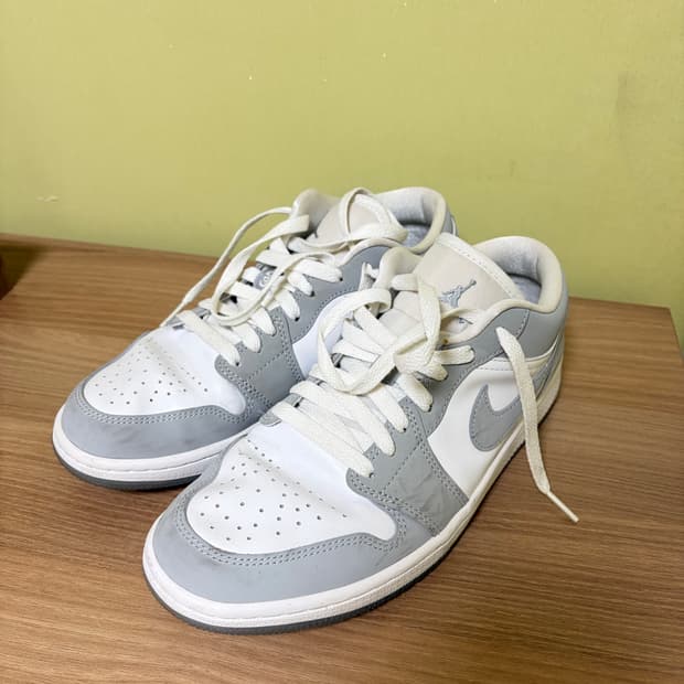 조던 로우 울프그레이 260