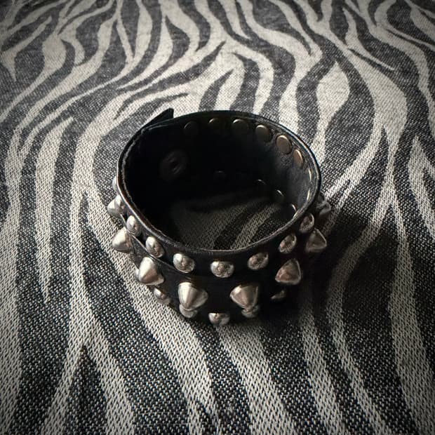 Ginzi stud bracelet