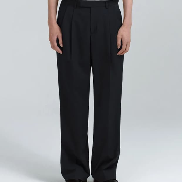 무신사 스탠다드 리얼 와이드 히든 밴딩 슬랙스 [블랙] 36