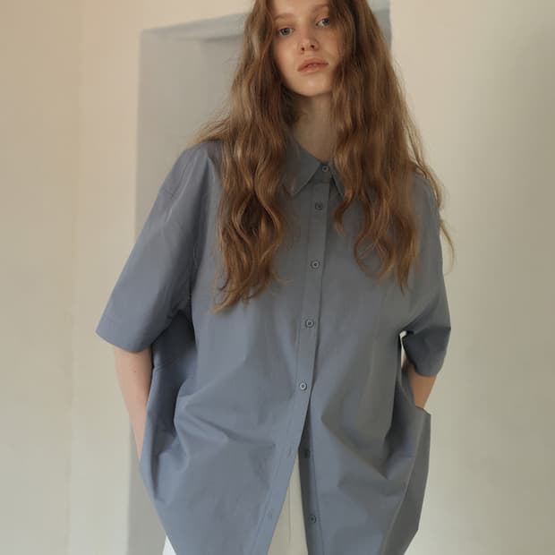 모이아(MOIA)하프 박스 셔츠 카키