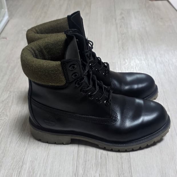 팀버랜드 6인치 프리미엄 블랙 레더부츠(255)