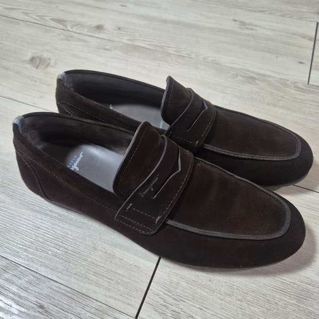 페라가모 월드 브라운 스웨이드 로퍼 8.5 265