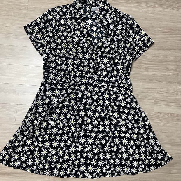 h&m 미니 플라워 브이넥 카라 원피스